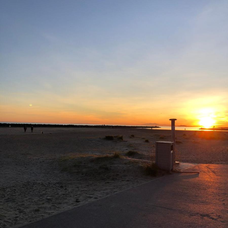 Studio Vue Mer Situe A Cote De La Plage Quartier Des Quilles Sète Exterior foto