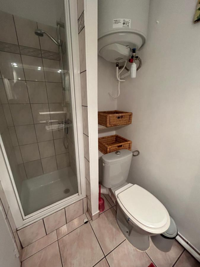 Studio Vue Mer Situe A Cote De La Plage Quartier Des Quilles Sète Exterior foto