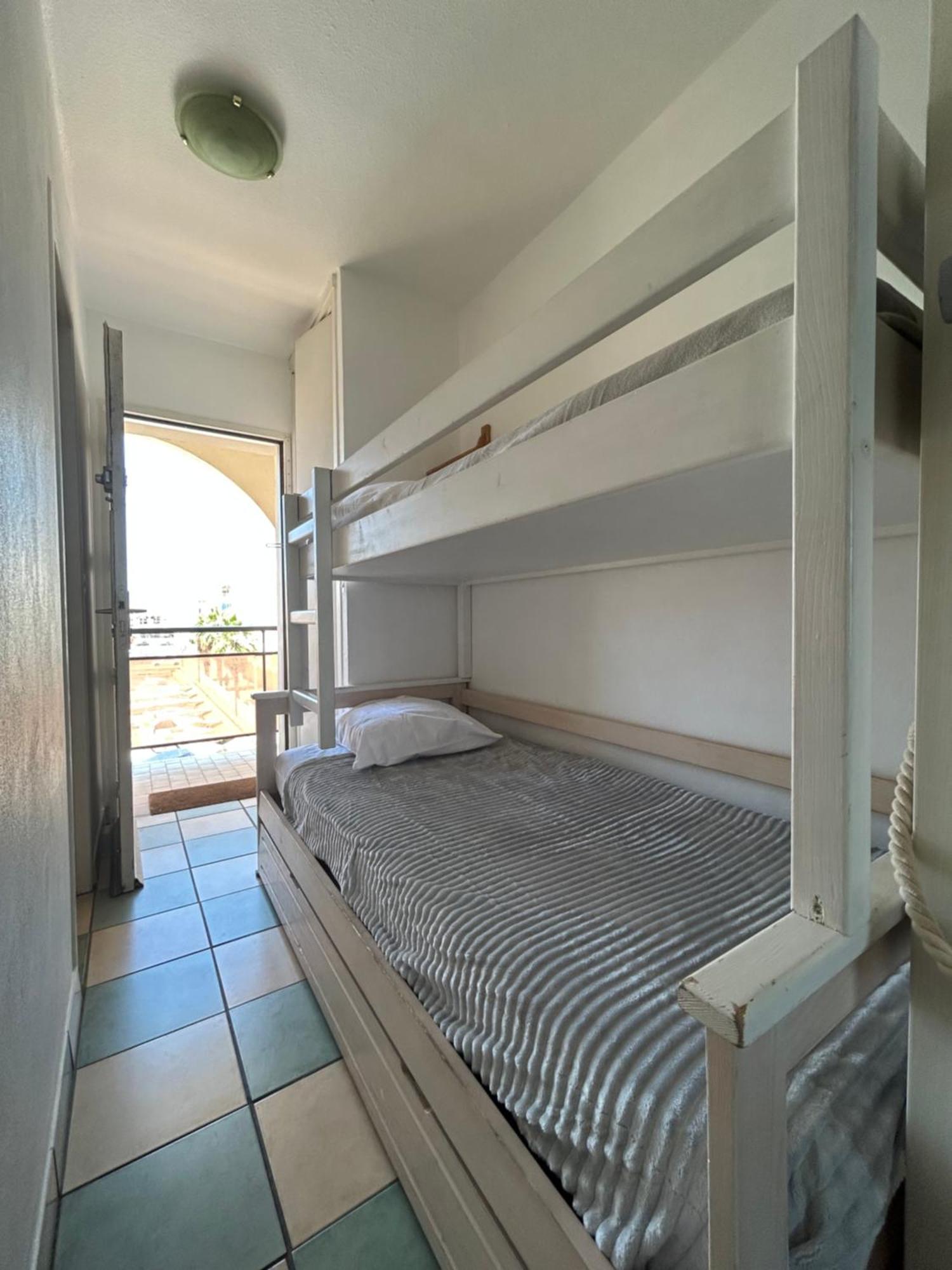 Studio Vue Mer Situe A Cote De La Plage Quartier Des Quilles Sète Exterior foto
